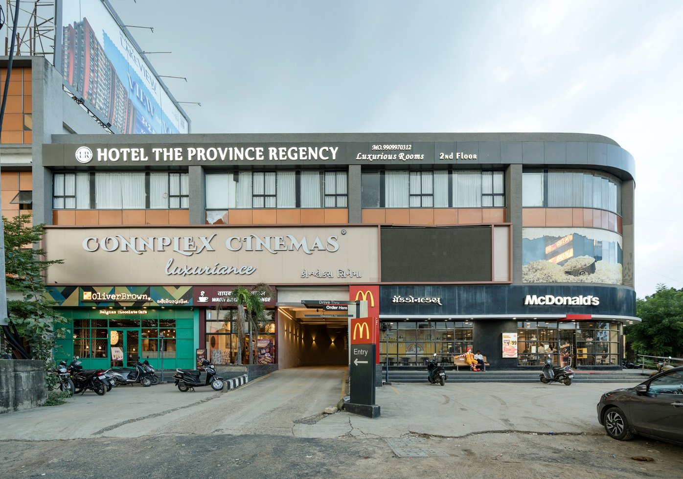 Hotel The Province Regency Exterior & Location