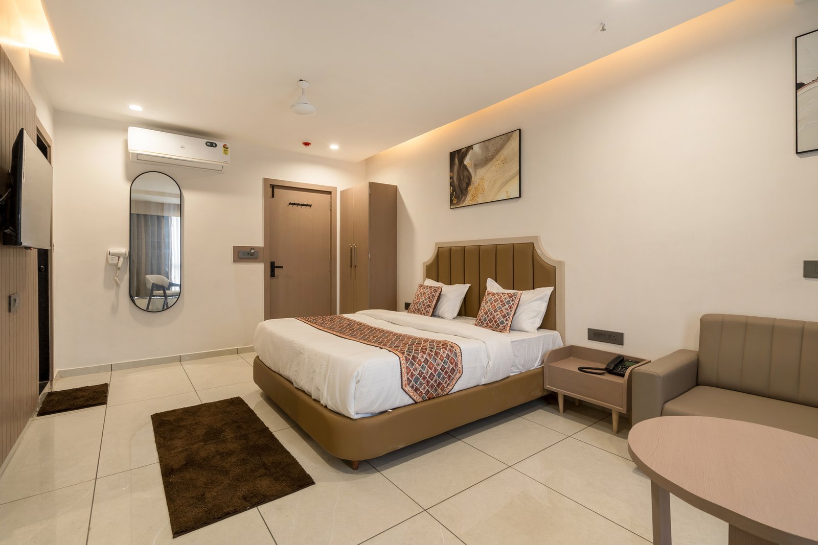 Super Deluxe Room at Hotel The Province Regency