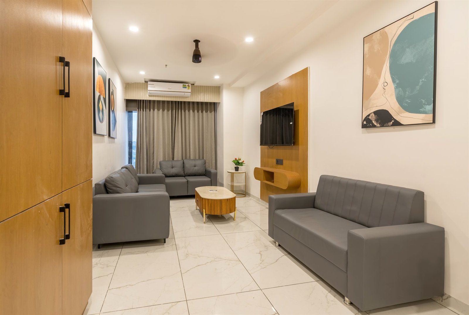 Guest Lobby Lounge